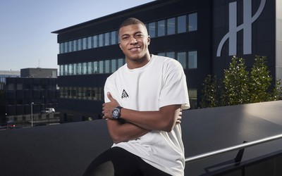 FB体育精华-伊拉克队客场更衣室传统仪式